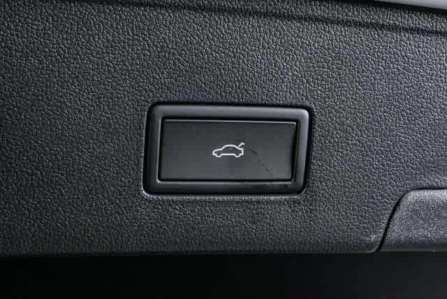 New 2026 Opal White Pearl Volkswagen 2.0T SEL image 34