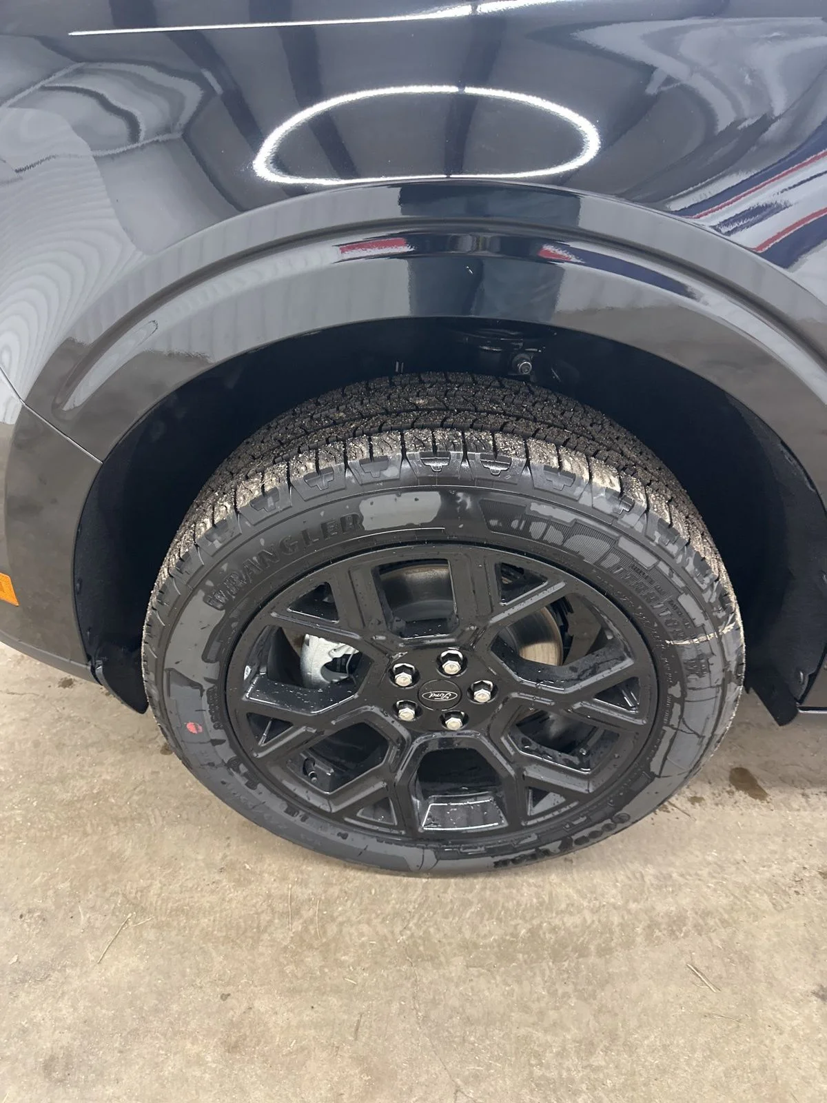 New 2025 Shadow Black Ford XLT image 13