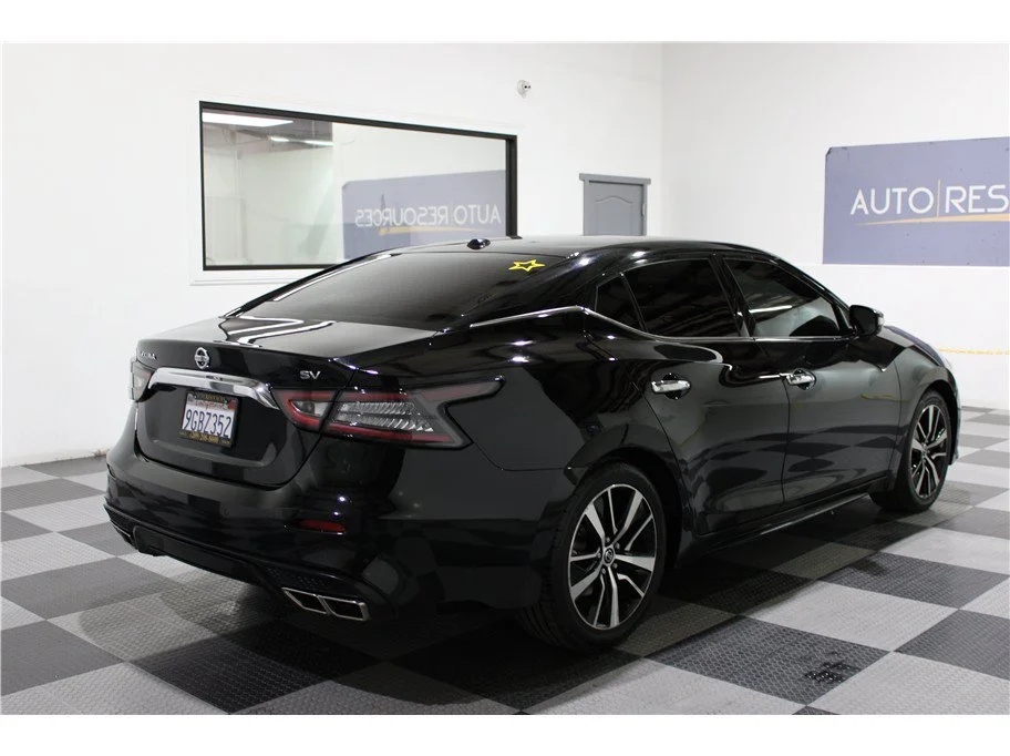 Used 2021 Super Black Nissan SV image 4