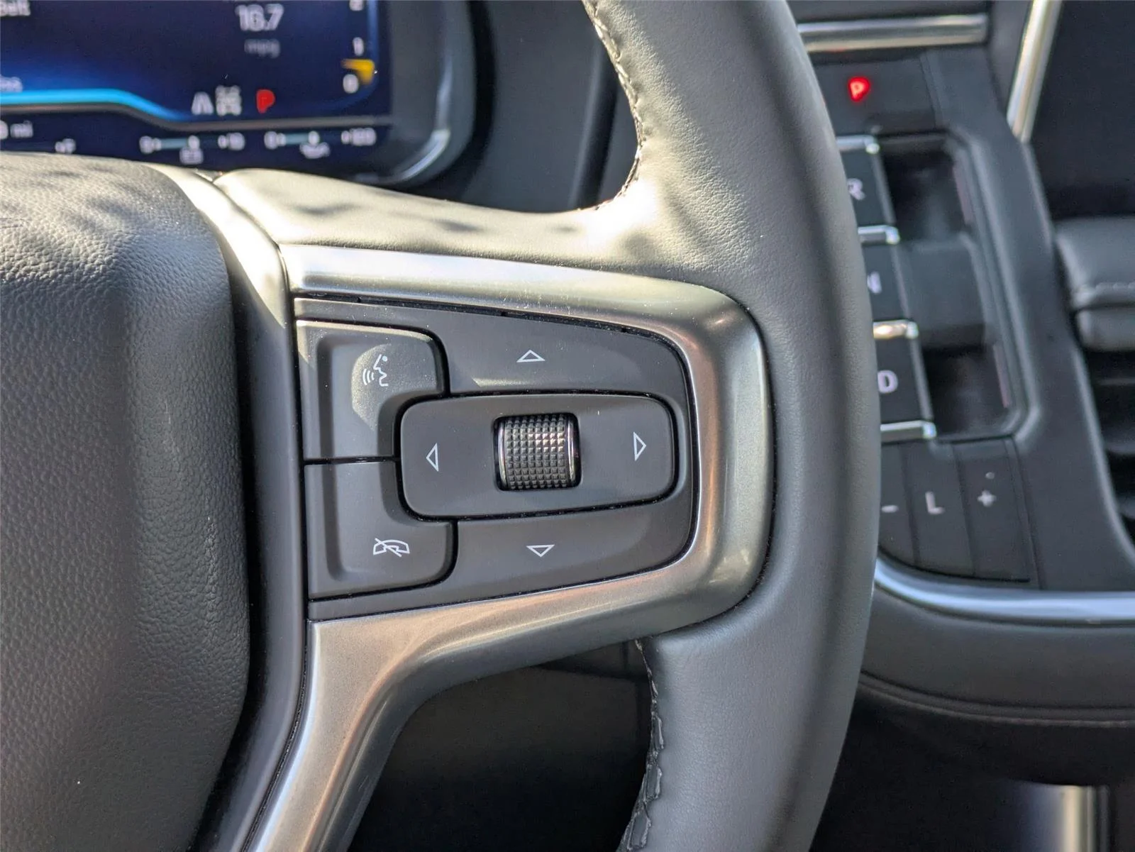 Used 2024 Summit White Chevrolet LT image 18