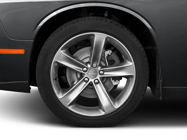Used 2016 Pitch Black Clearcoat Dodge SXT image 14