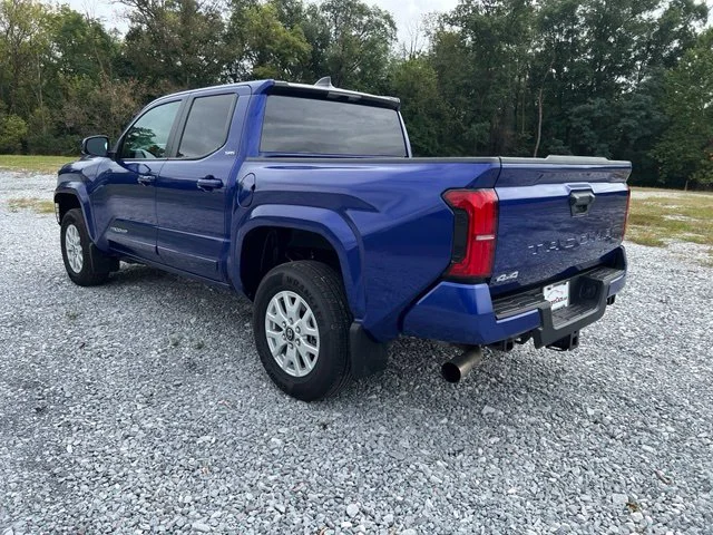 Used 2025 Blue Toyota SR5 image 3