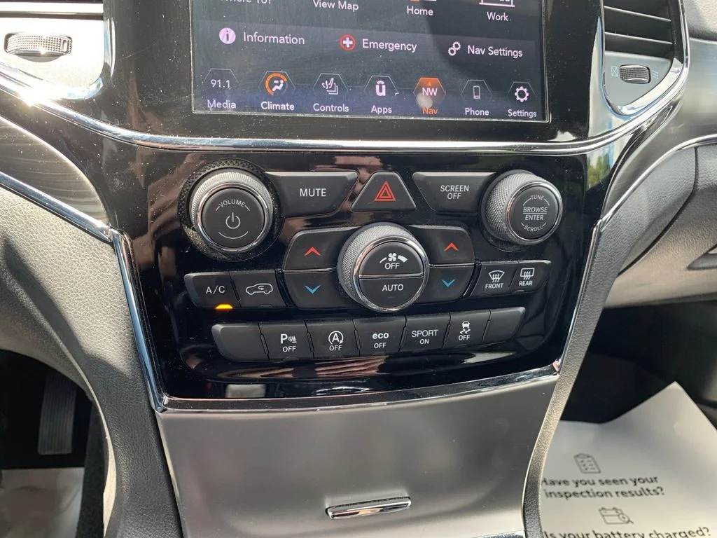 Used 2020 Black Jeep Limited image 23
