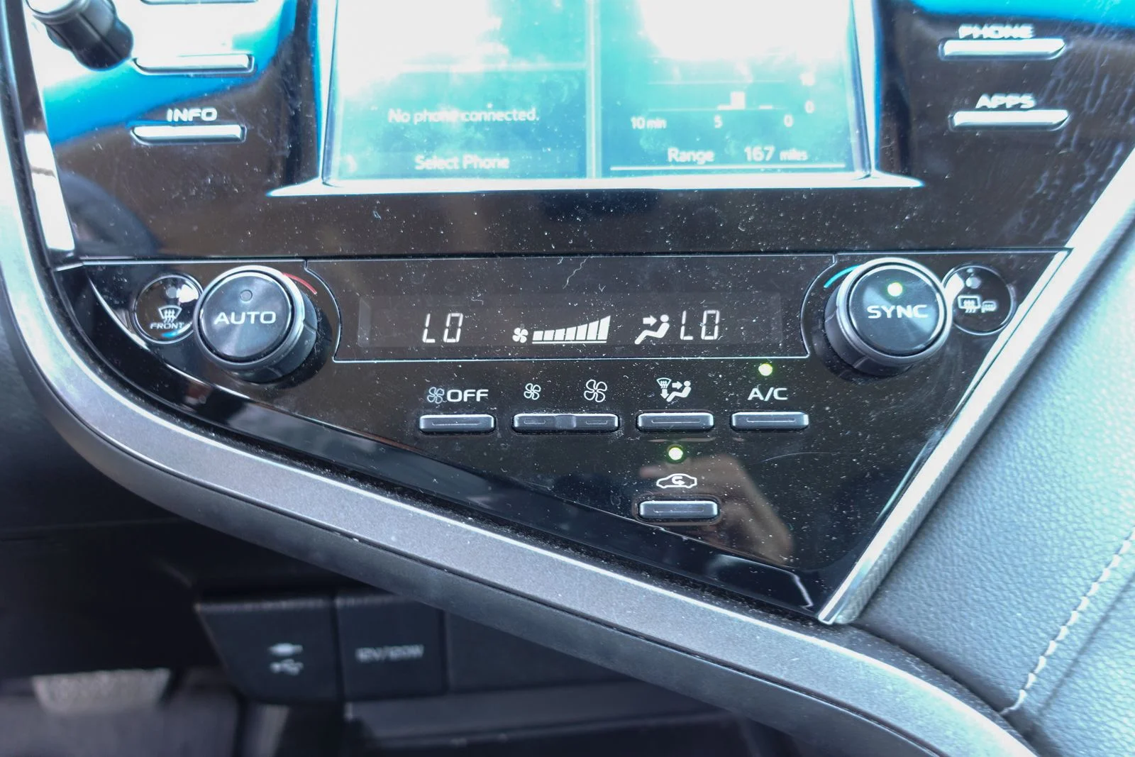 Used 2018 Wind Chill Pearl Toyota XSE image 26