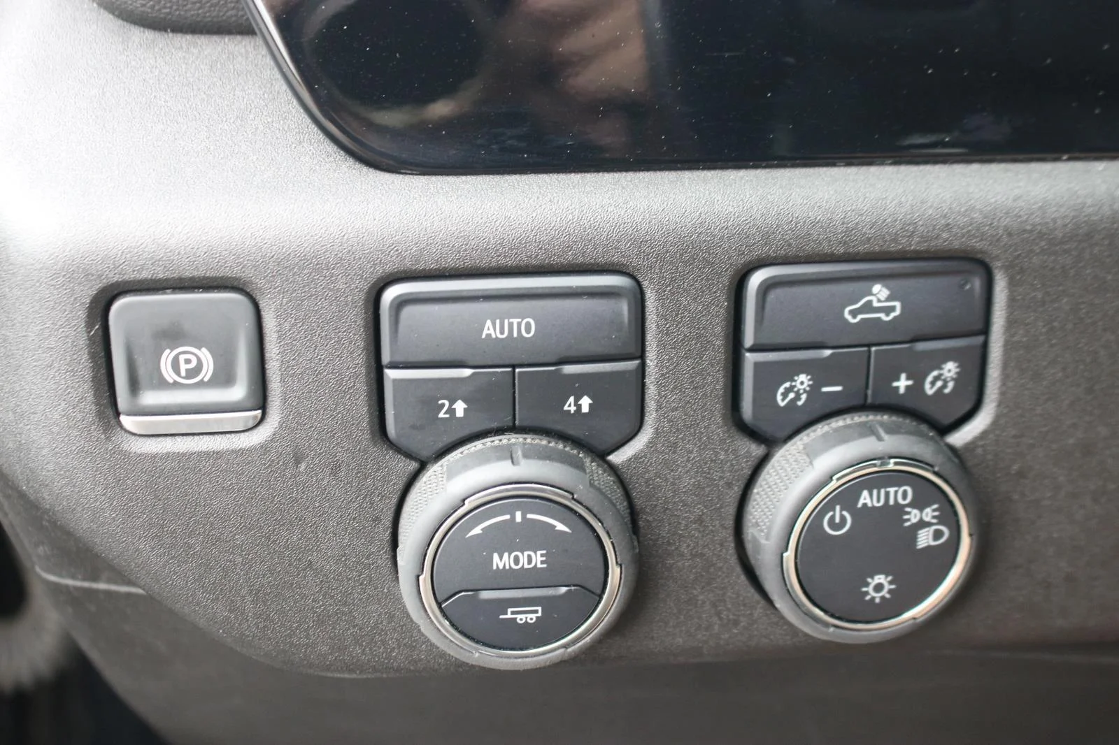 Used 2025 Black Chevrolet LT image 31