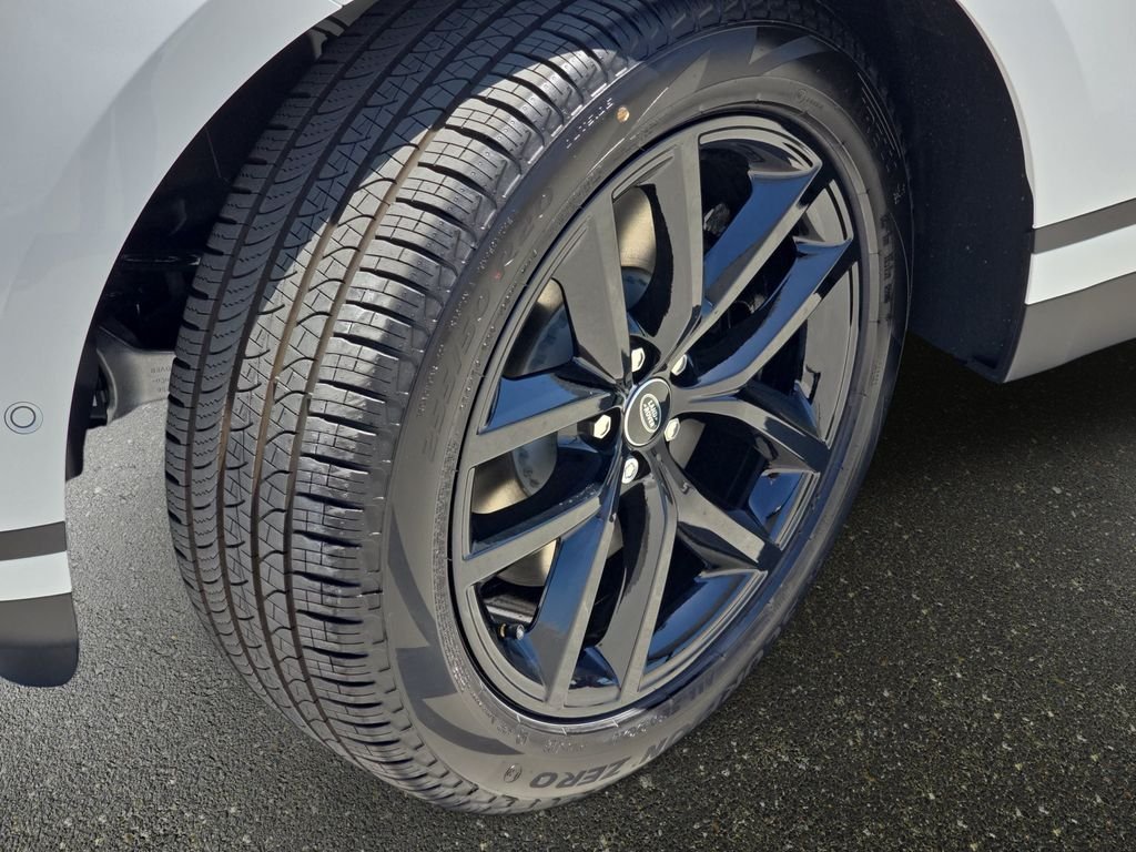 New 2026 Fuji White LAND ROVER S image 34