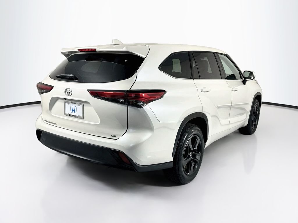 Used 2021 Blizzard Pearl Toyota LE image 5