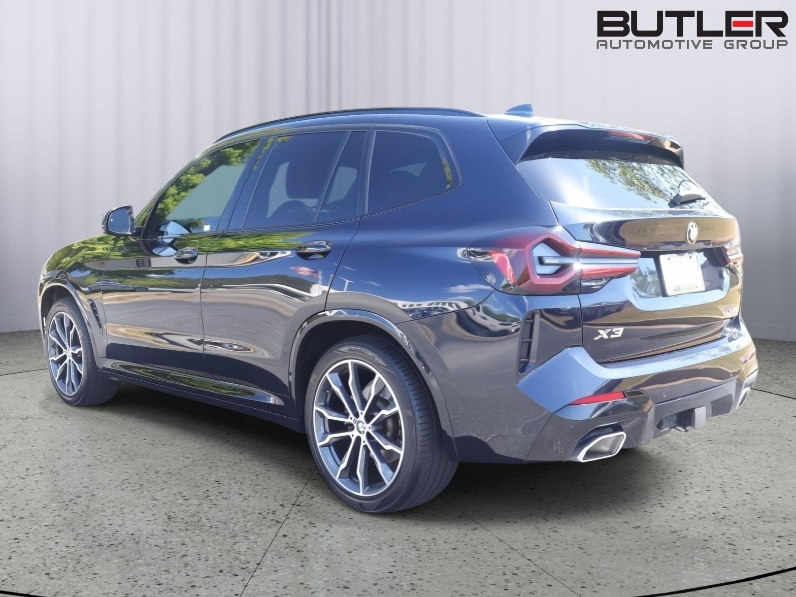 Used 2022 Carbon Black Metallic BMW xDrive30i image 5