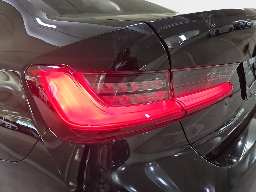 Used 2020 Jet Black BMW 330i image 32