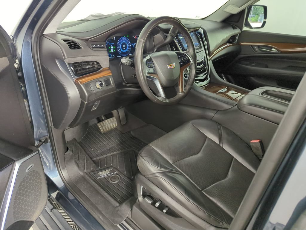 Used 2020 SHADOW METALLIC Cadillac Premium Luxury image 10