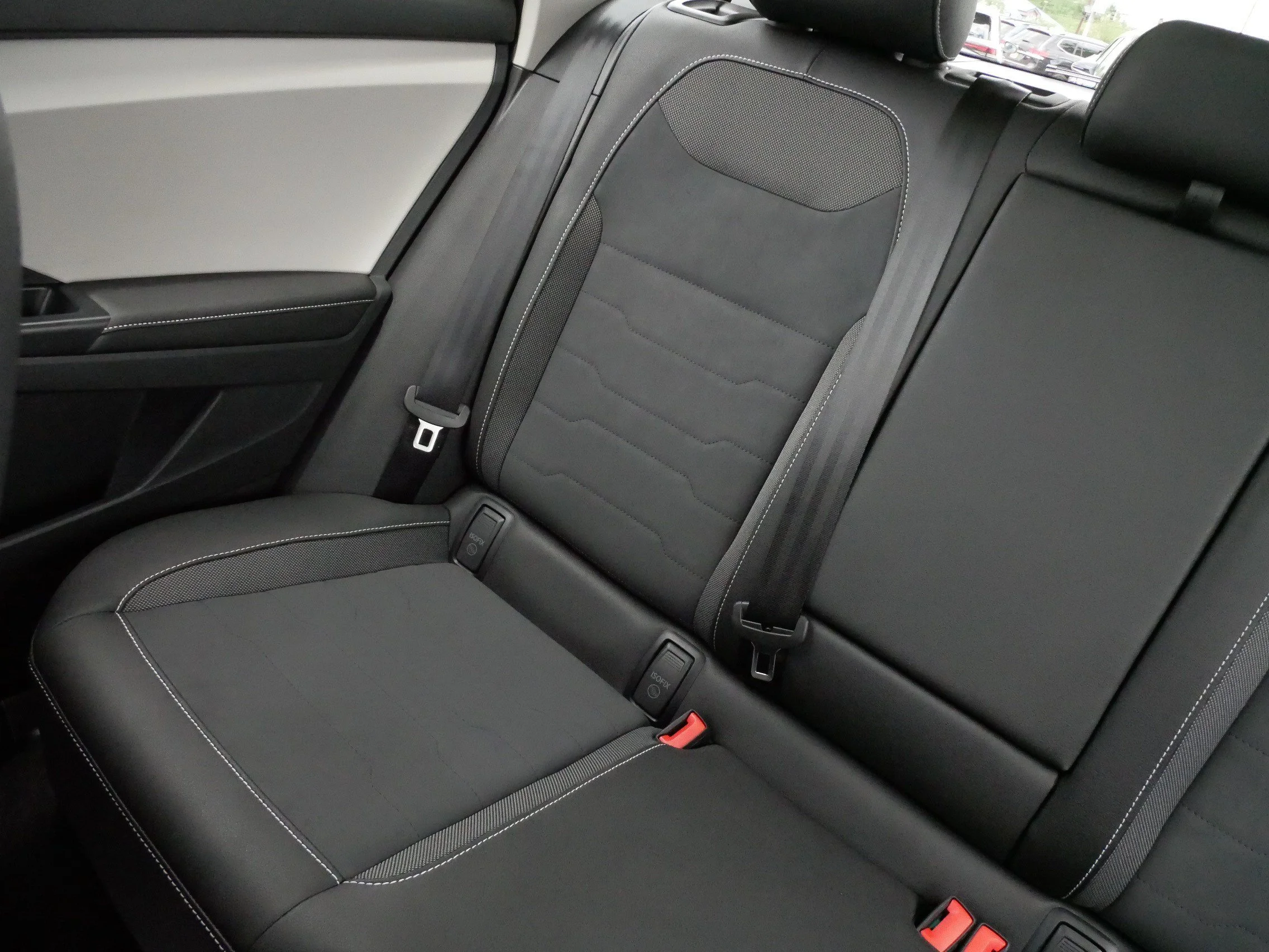 Certified Used 2025 Pure White Volkswagen SE image 12