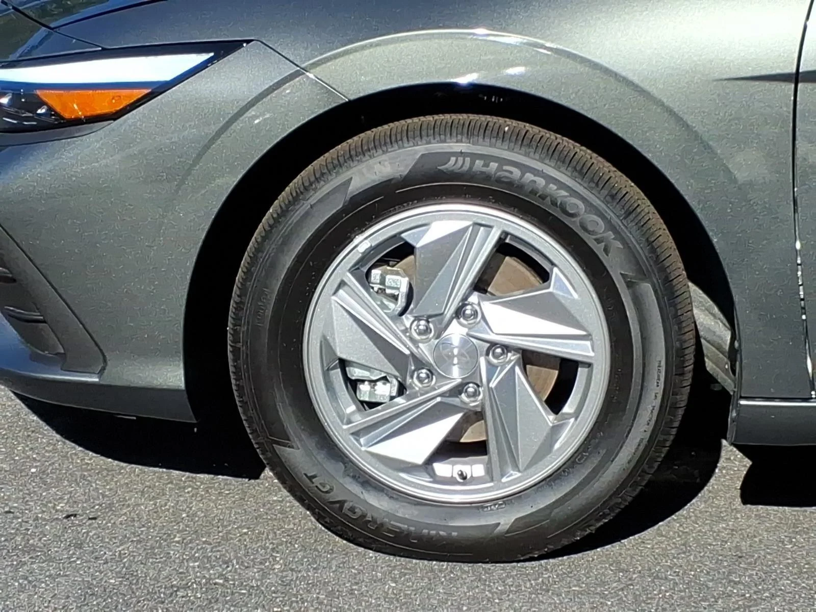 New 2026 Amazon Gray Hyundai SE image 9