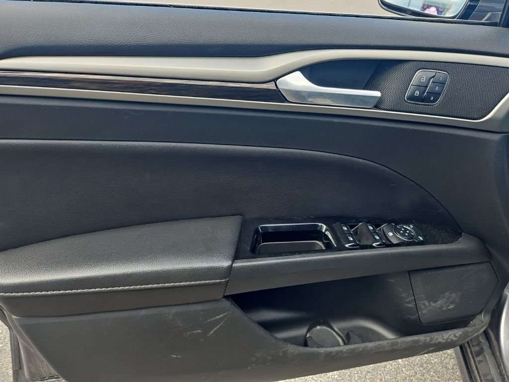 Used 2014  Ford SE image 15