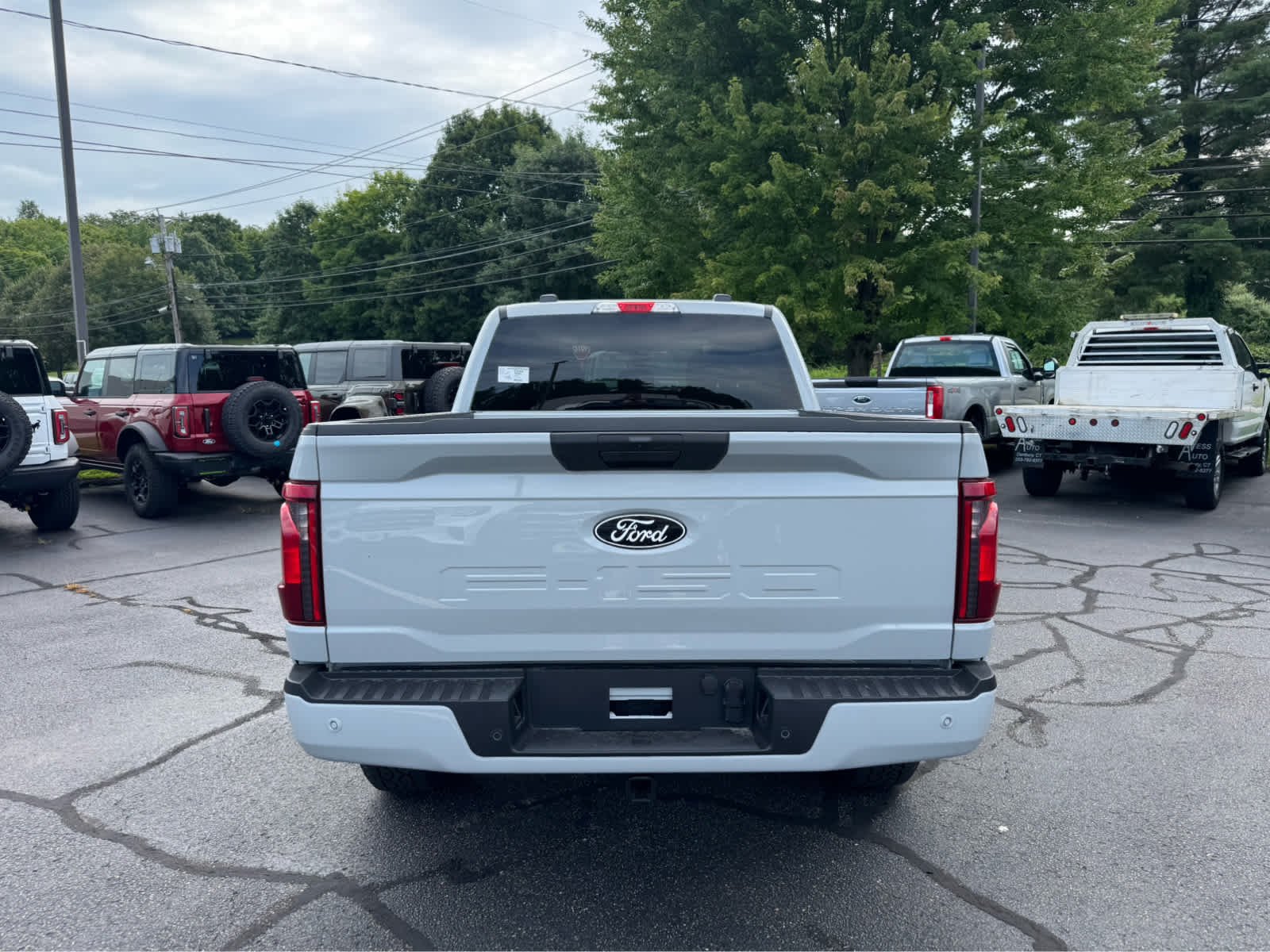 New 2026 Avalanche Ford XLT image 4