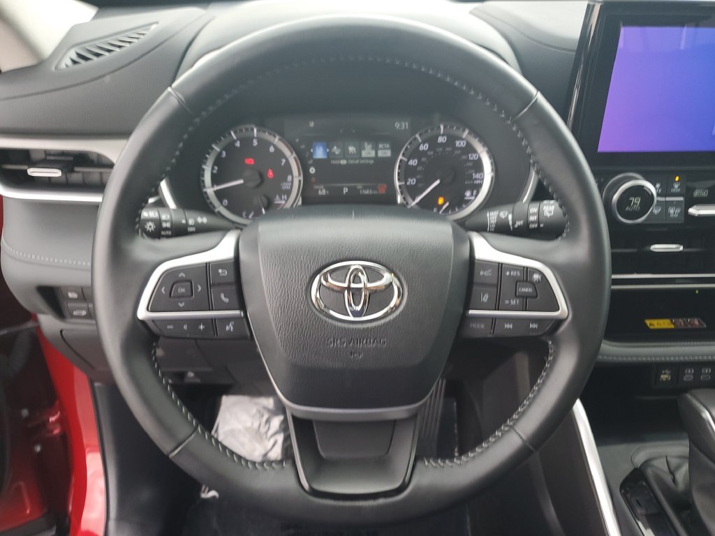 Certified Used 2025 Burgundy Toyota XLE image 29