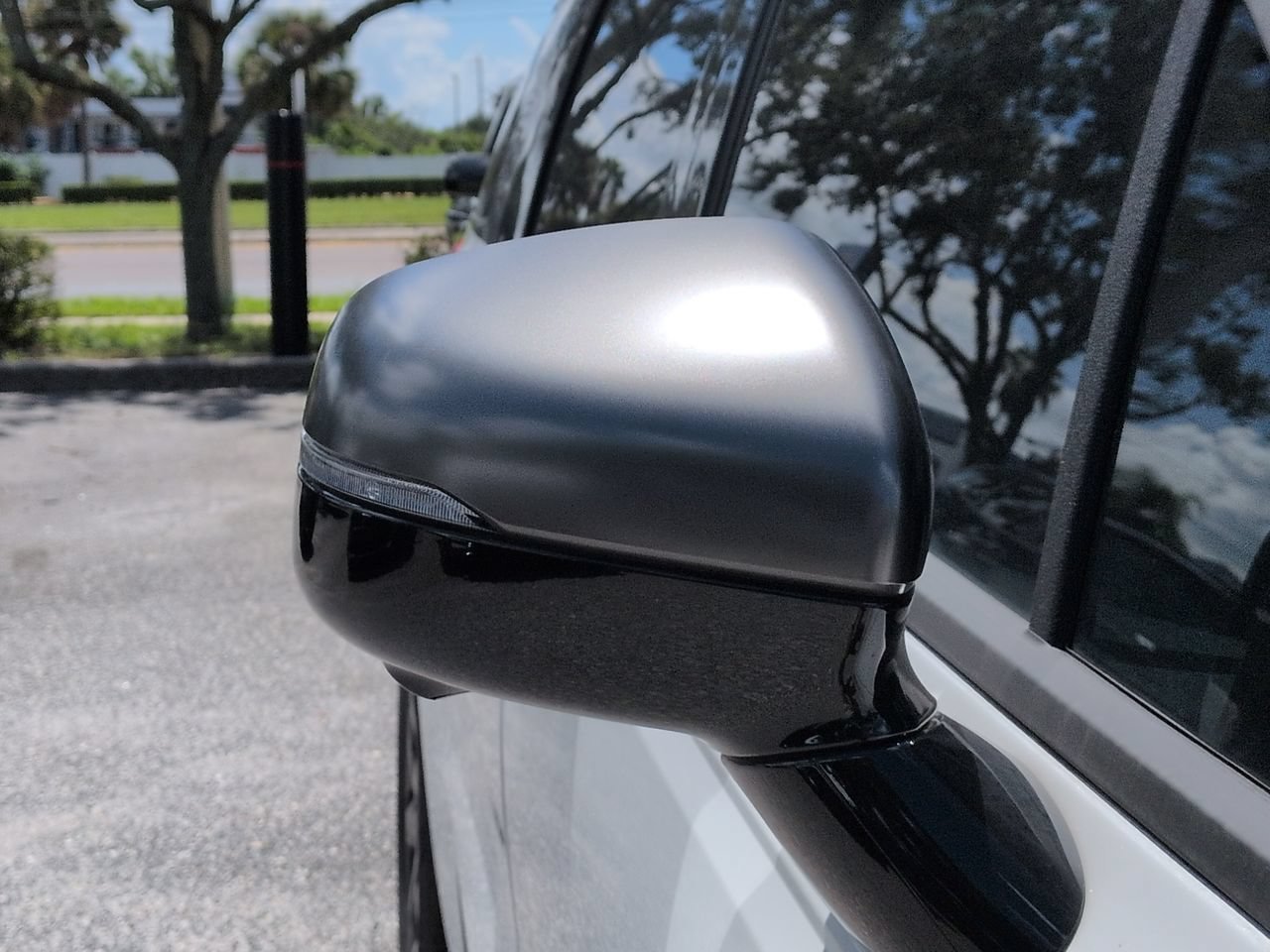 New 2026 Snow White Pearl Kia SX Prestige image 13