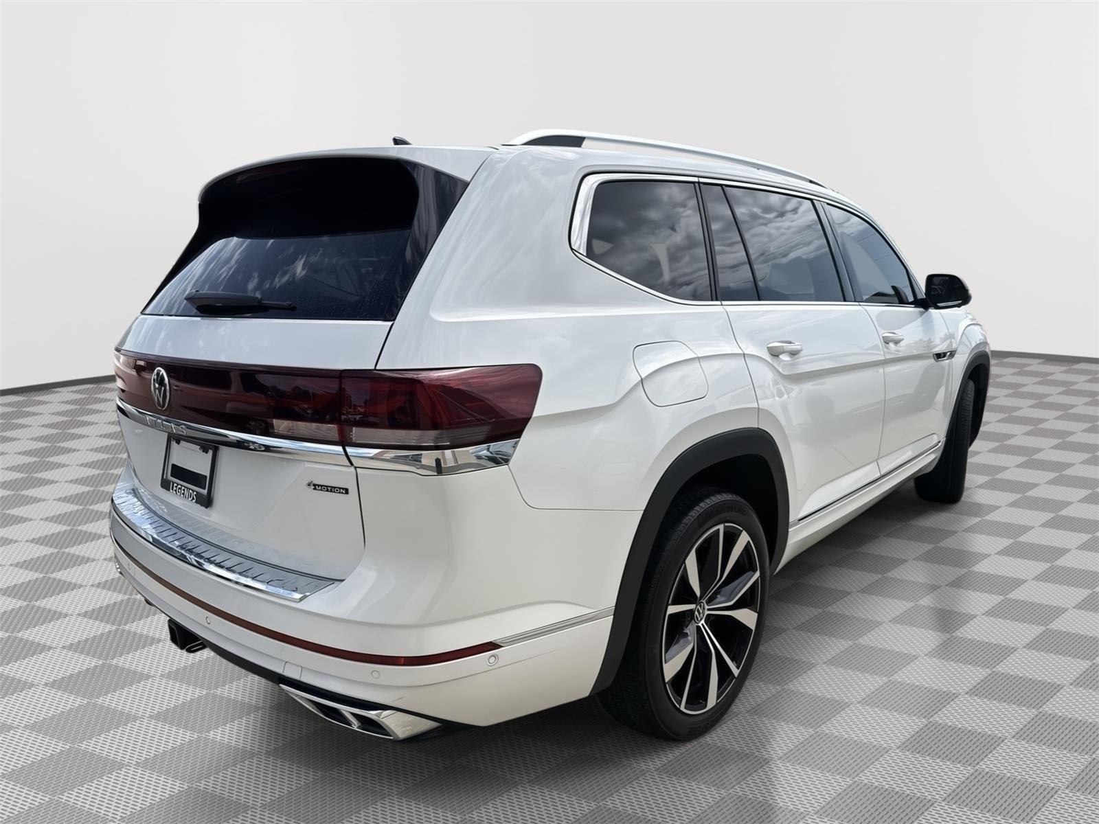 Used 2024 Opal White Pearl Volkswagen 2.0T SEL Premium R-Line image 12