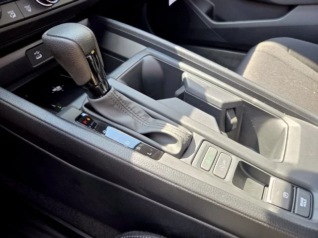 New 2026 Solar Silver Metallic Honda SE image 18
