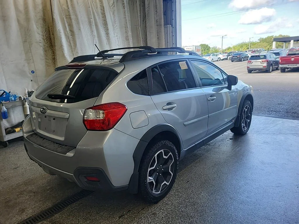 Used 2014 Silver Subaru 2.0i Premium image 11