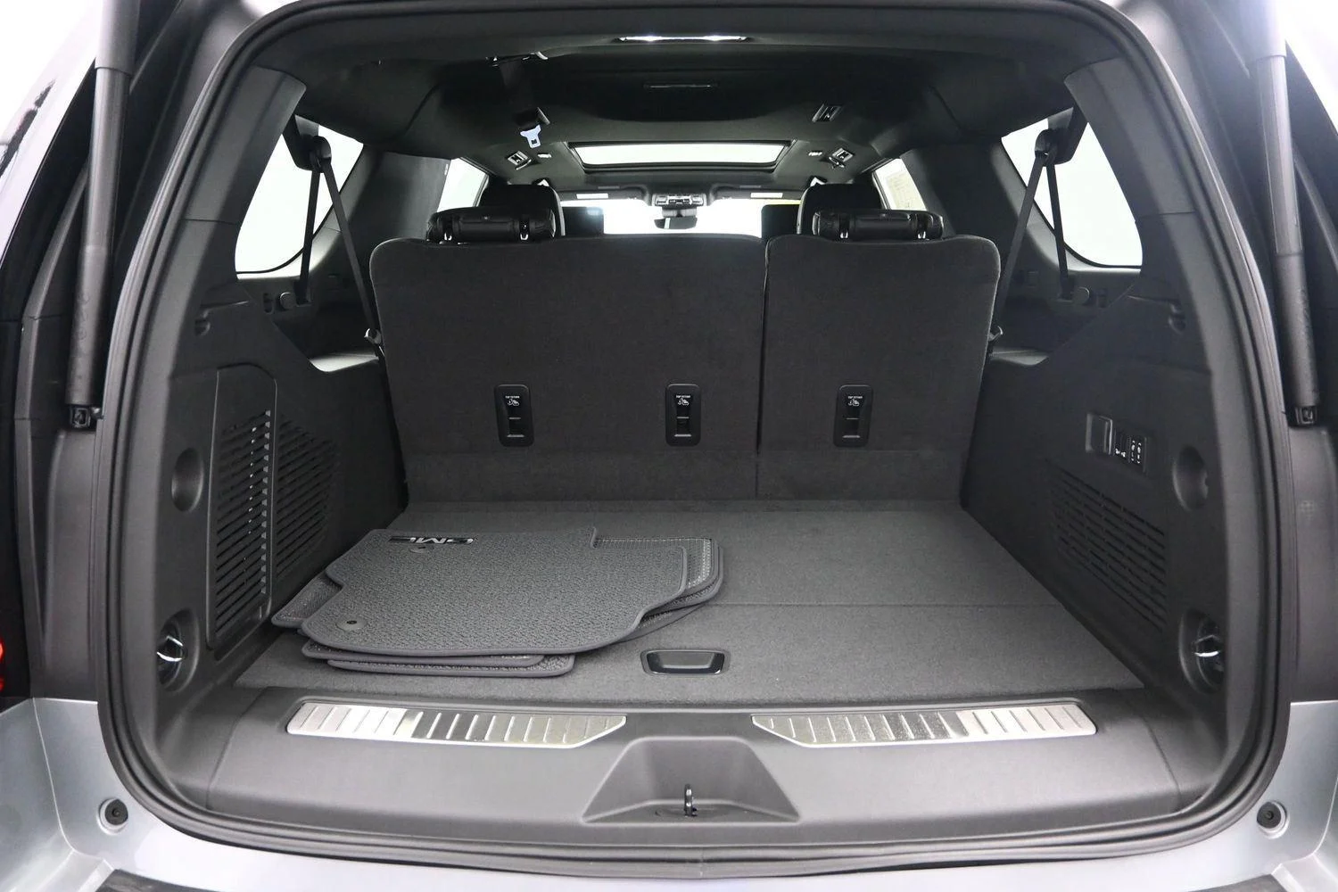 New 2026 Sterling Metallic GMC Denali image 22