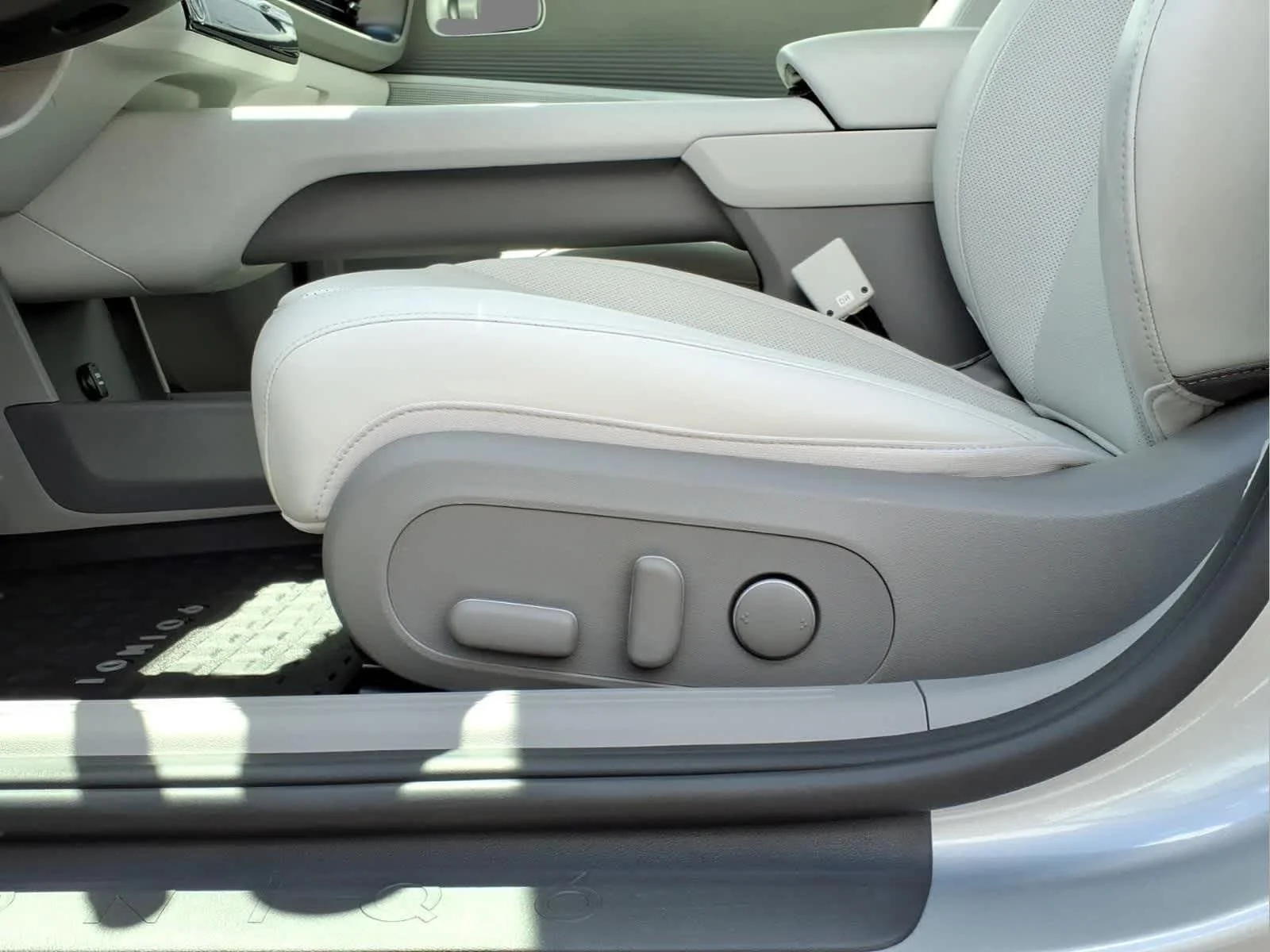 Used 2023 Curated Silver Hyundai SEL image 16