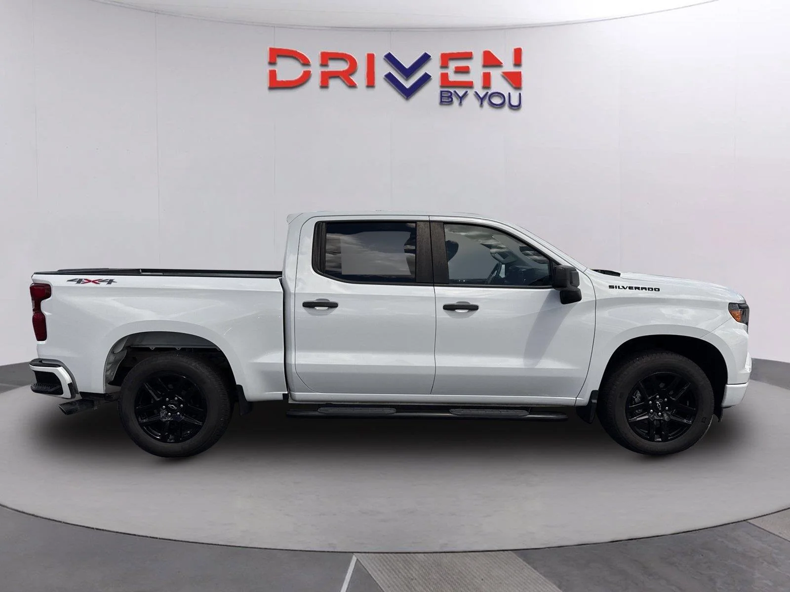 Used 2022 Summit White Chevrolet Custom image 3
