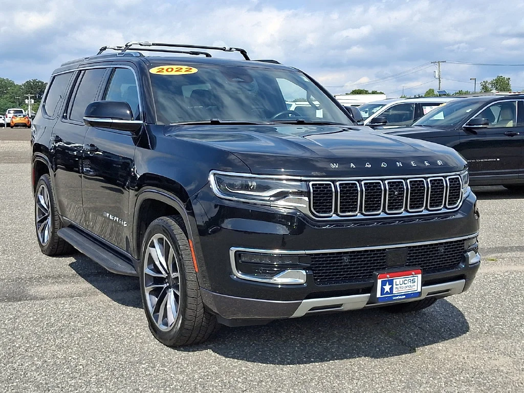 Used 2022 Diamond Black Crystal Pearlcoat Jeep Series II image 2