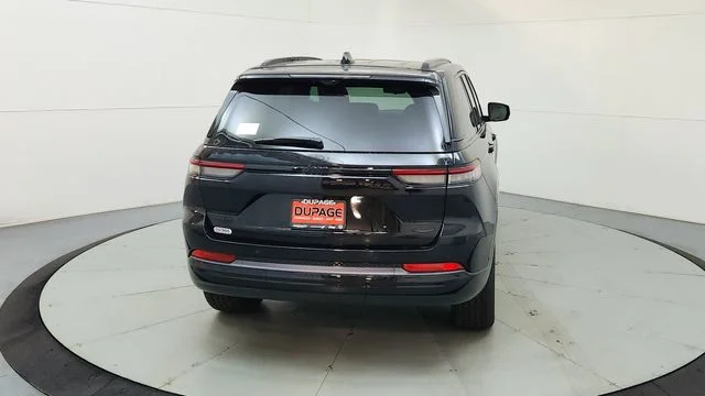New 2026 Diamond Black Crystal Pearl-Coat Exterior Paint Jeep Summit image 9