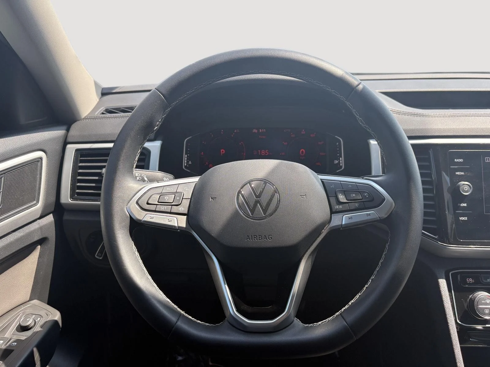 Used 2023 WHITE Volkswagen 2.0T SE w/Technology image 17
