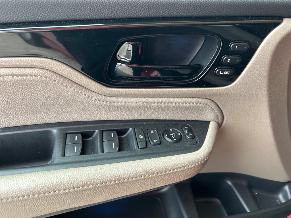 Used 2024  Honda Touring image 15
