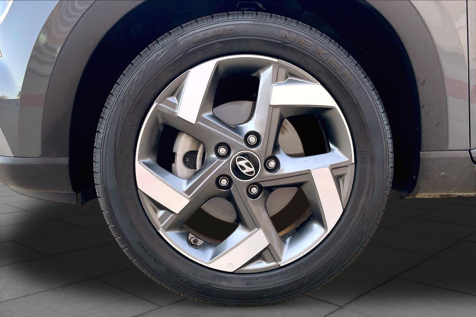 Certified Used 2025 Ecotronic Gray Hyundai SEL image 10