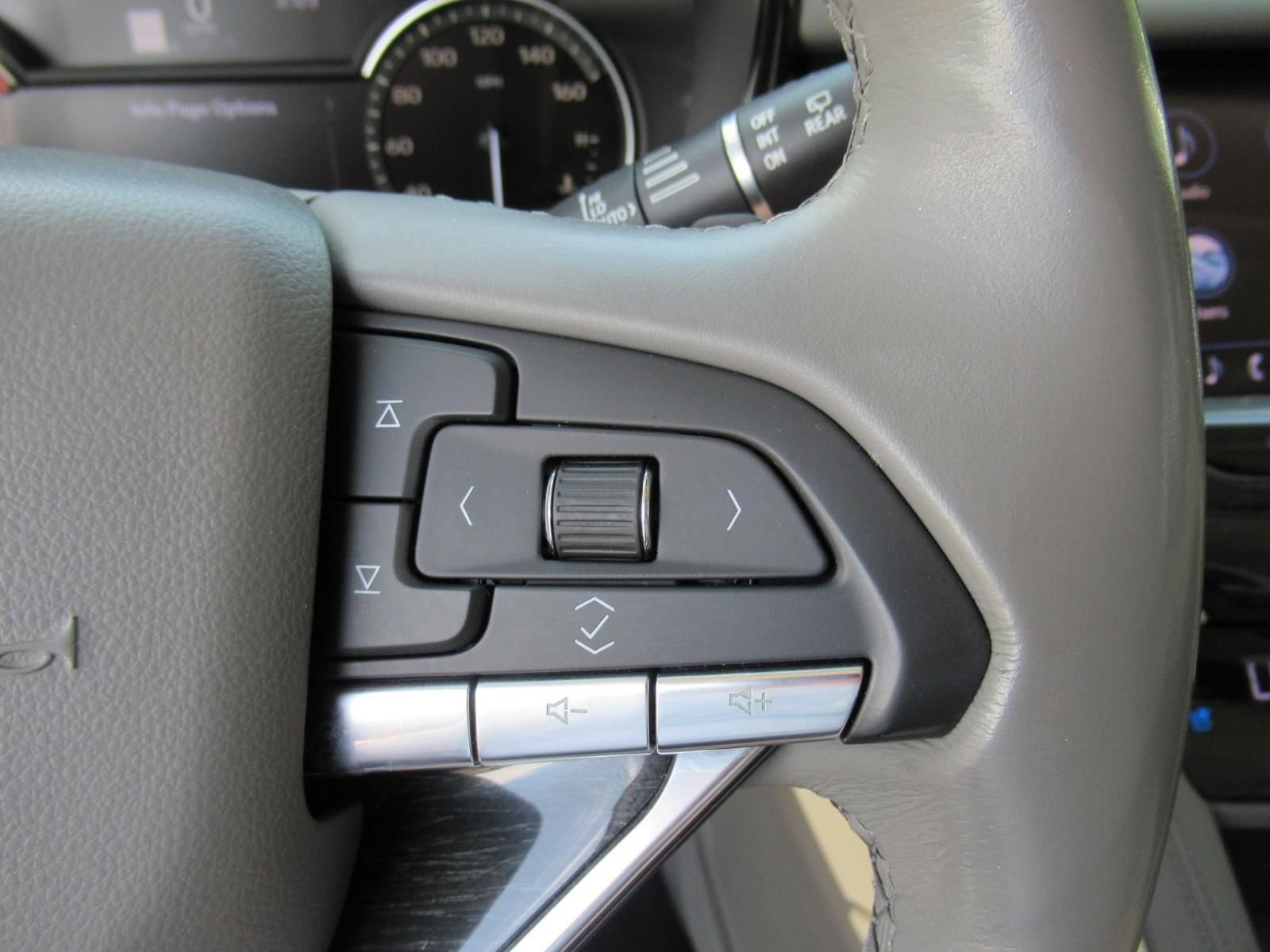 Used 2020 RED HORIZON TINTCOAT Cadillac FWD Premium Luxury image 24