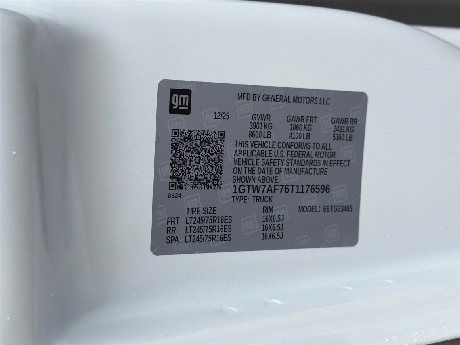 2026 GMC Savana Cargo Work Van - Photo 29