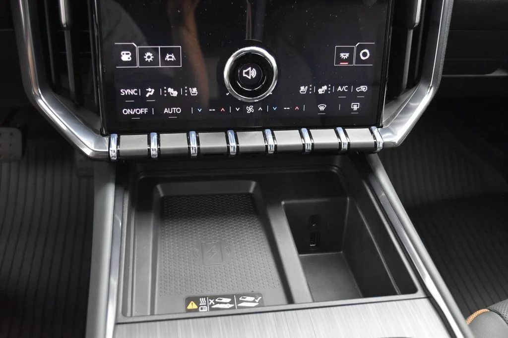 2026 GMC Acadia AT4 - Photo 18