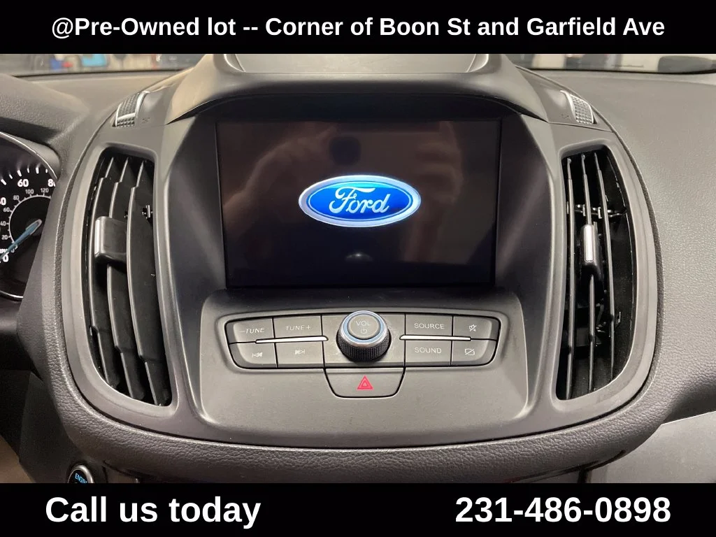 Used 2019 Blue Ford SEL image 22
