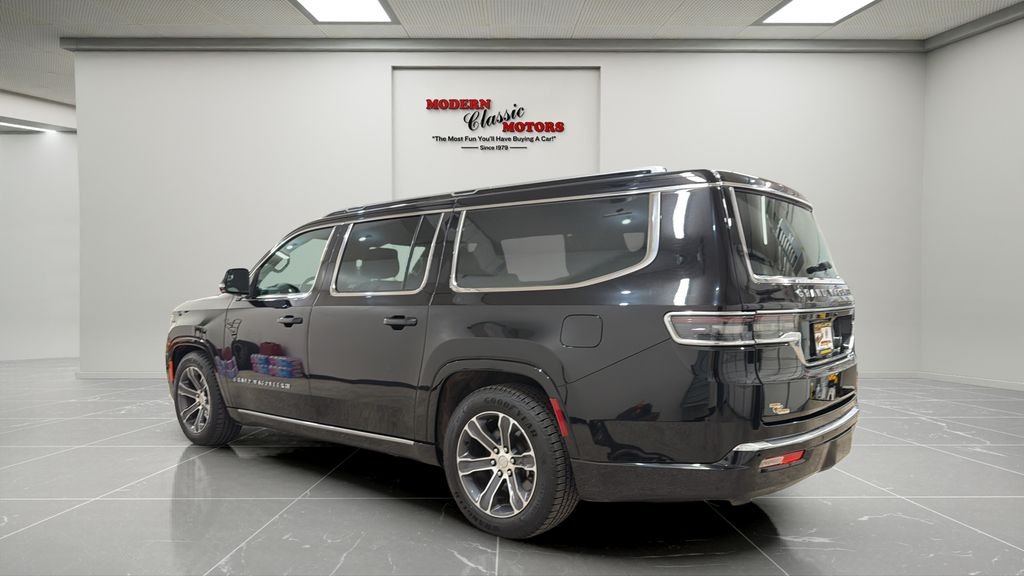 Used 2024 Black Jeep L image 5