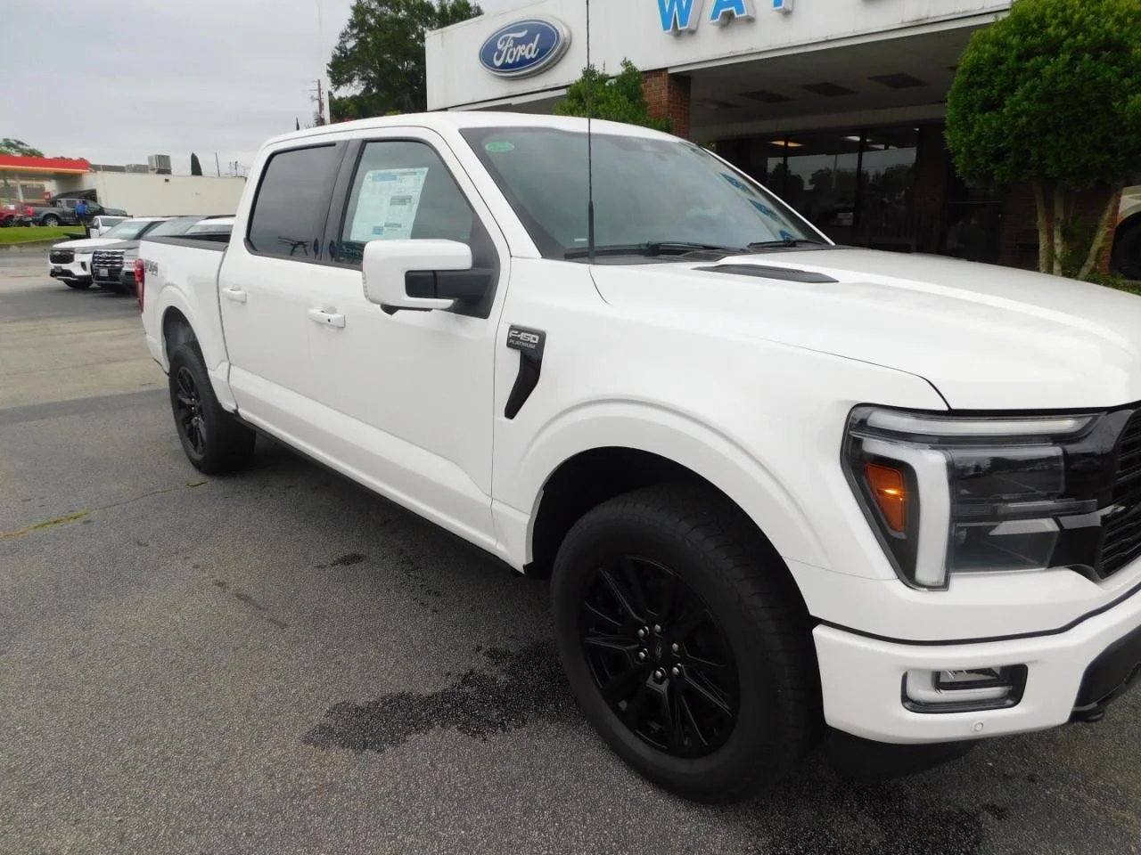 New 2026 Star White Metallic Tri-Coat Ford Platinum® image 2