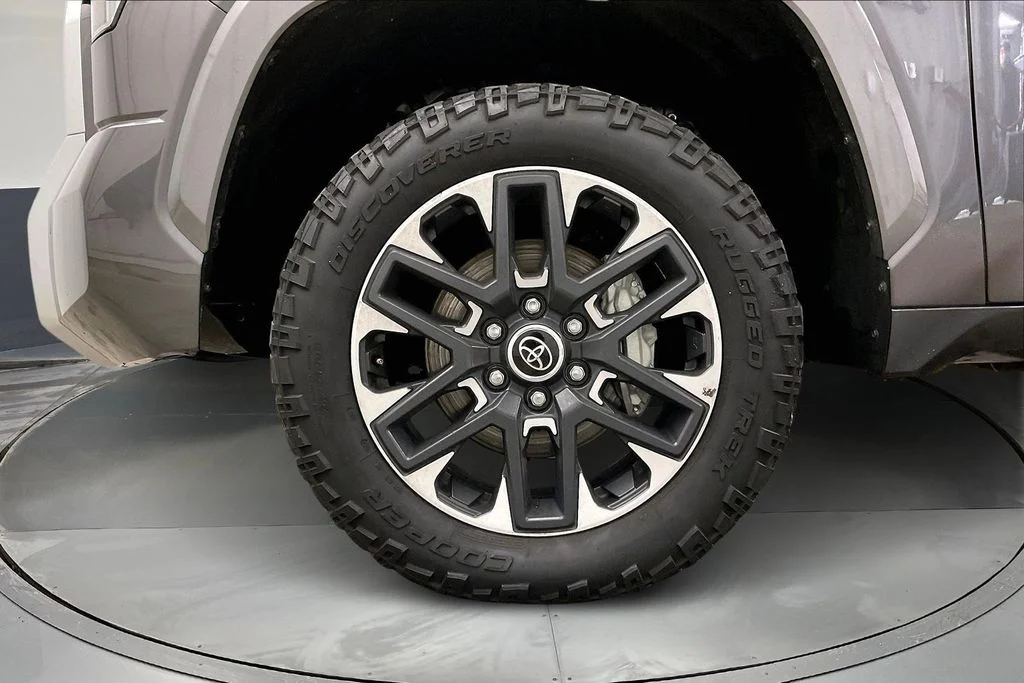 2024 Toyota Tundra Limited - Photo 12