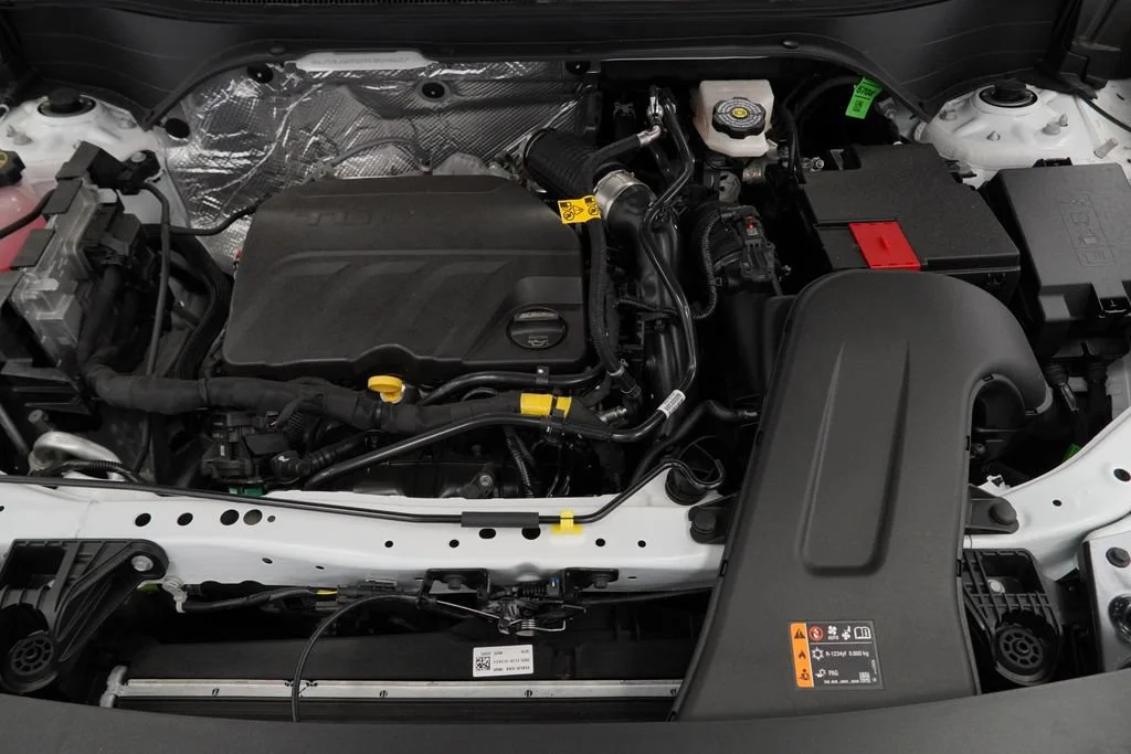 New 2026 Summit White Chevrolet LT image 39