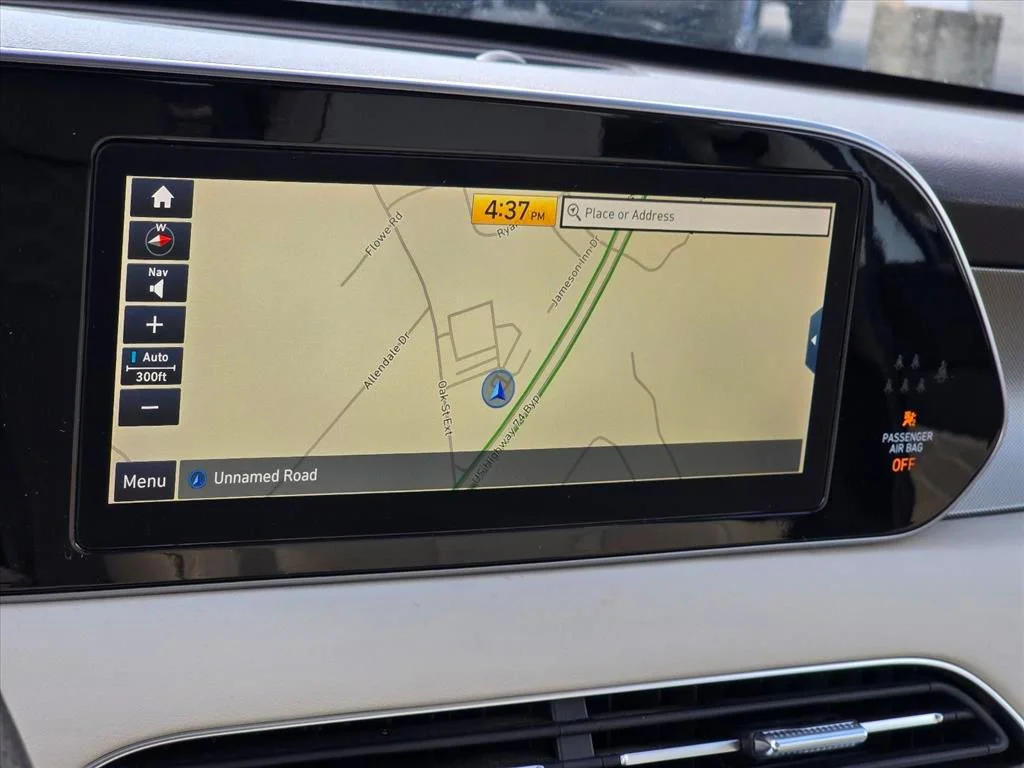 Used 2020 White Hyundai Limited image 4