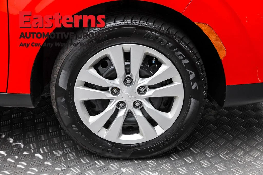 Used 2022 Red Kia LX image 30