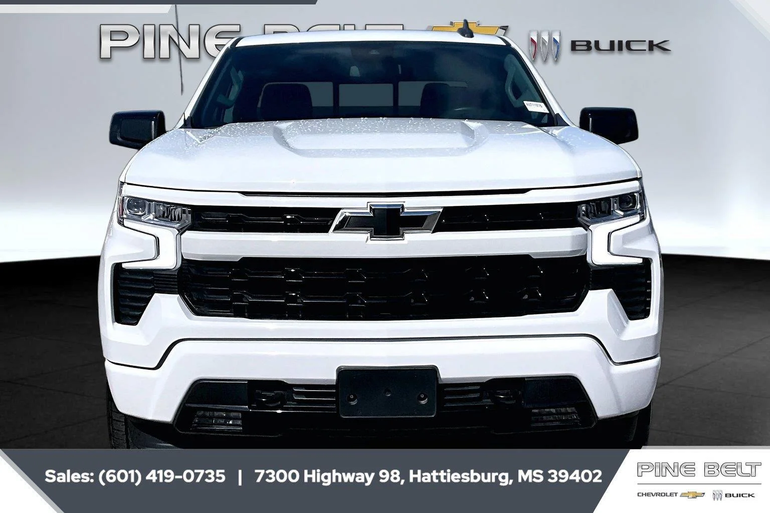 Used 2024 Summit White Chevrolet RST image 3