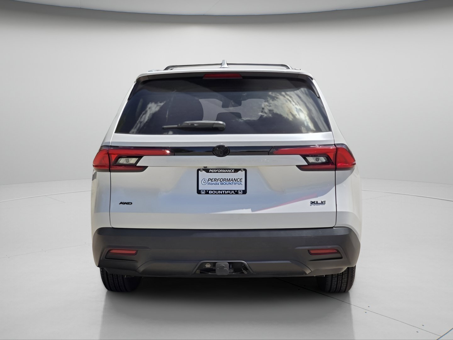 Used 2024 Pearl Toyota XLE image 19