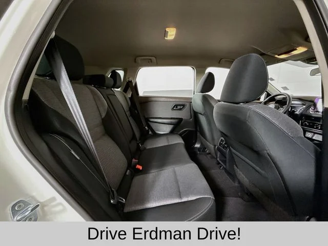 Used 2021 White Nissan S image 27