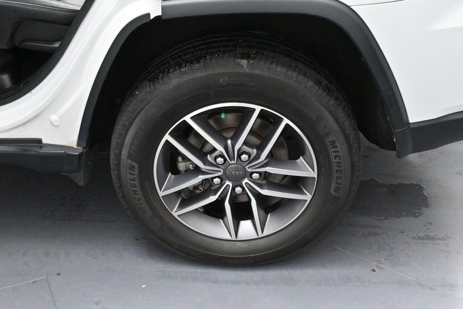 Used 2021 Bright White Clearcoat Jeep Limited image 31