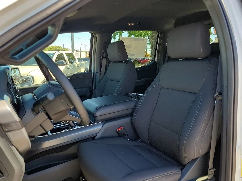New 2026 Oxford White Ford XLT image 11