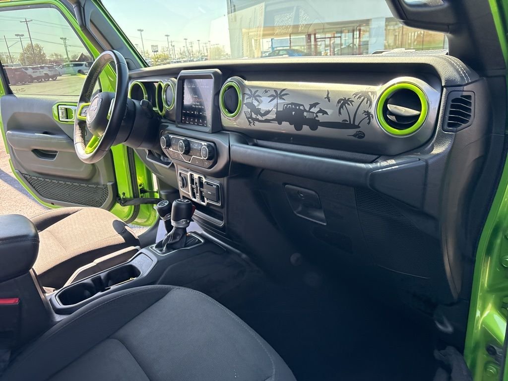 Used 2019 Green Jeep Unlimited Sahara image 35