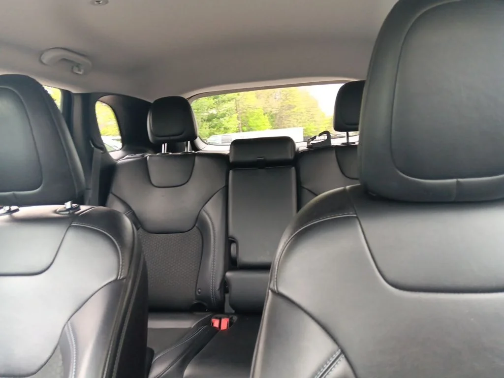 Used 2019 Velvet Red Pearlcoat Jeep Latitude Plus image 28