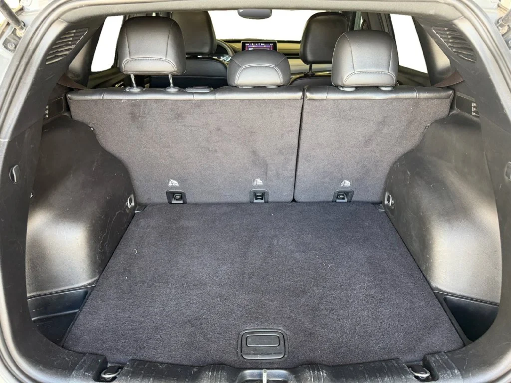 Used 2024 Gray Jeep Limited image 14