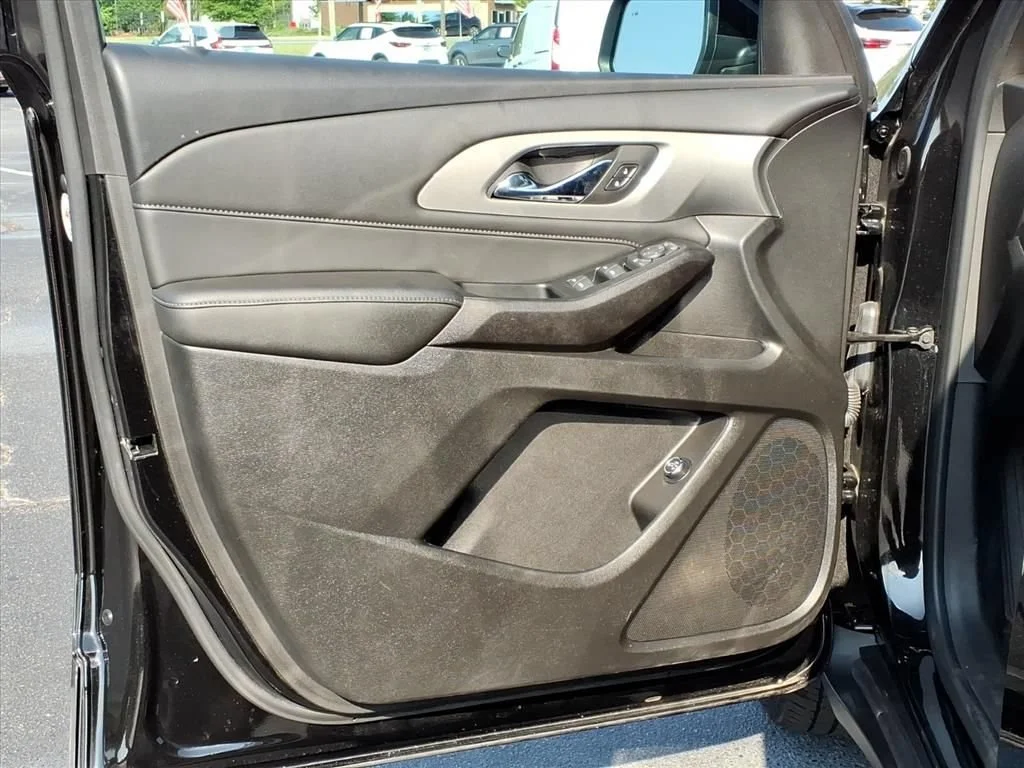 Used 2023 Mosaic Black Metallic Chevrolet LT Cloth image 6